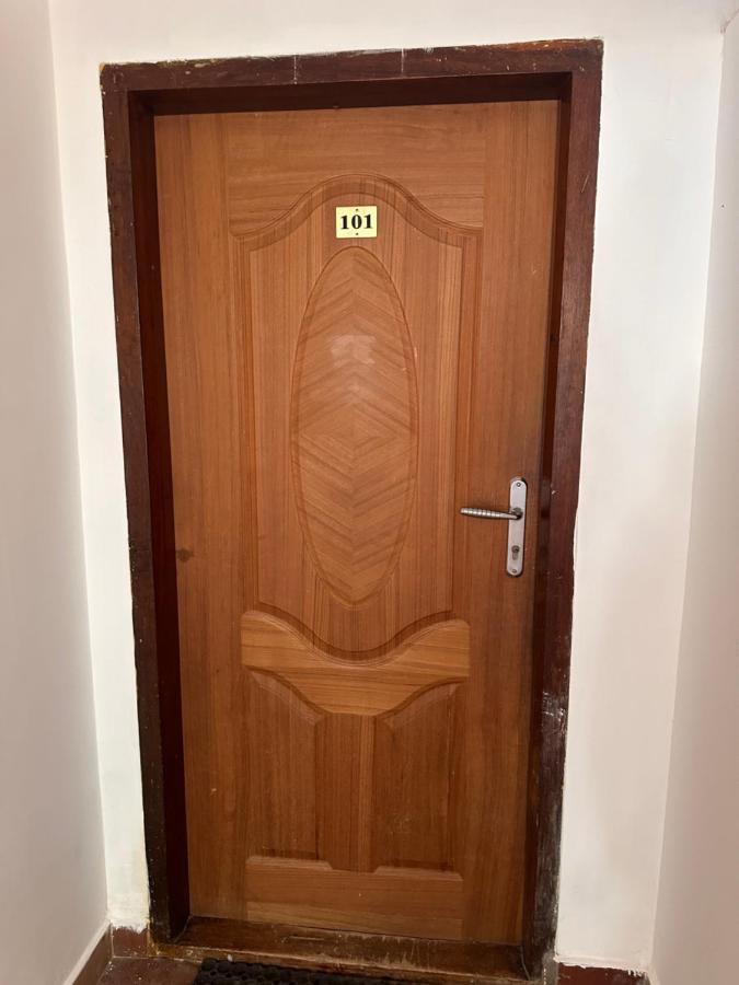 ホテル Mps Saai Residency Tiruvannāmalai エクステリア 写真