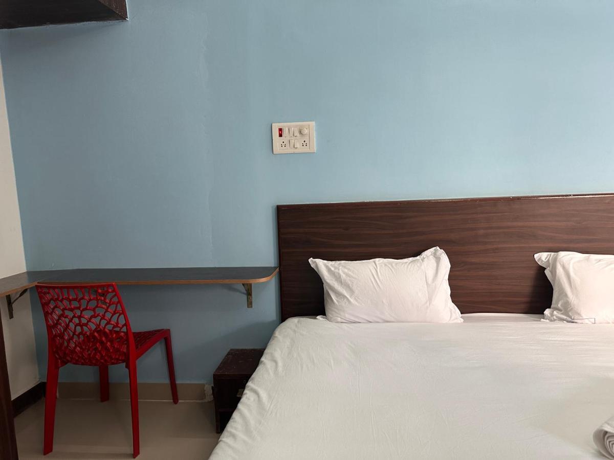 ホテル Mps Saai Residency Tiruvannāmalai エクステリア 写真
