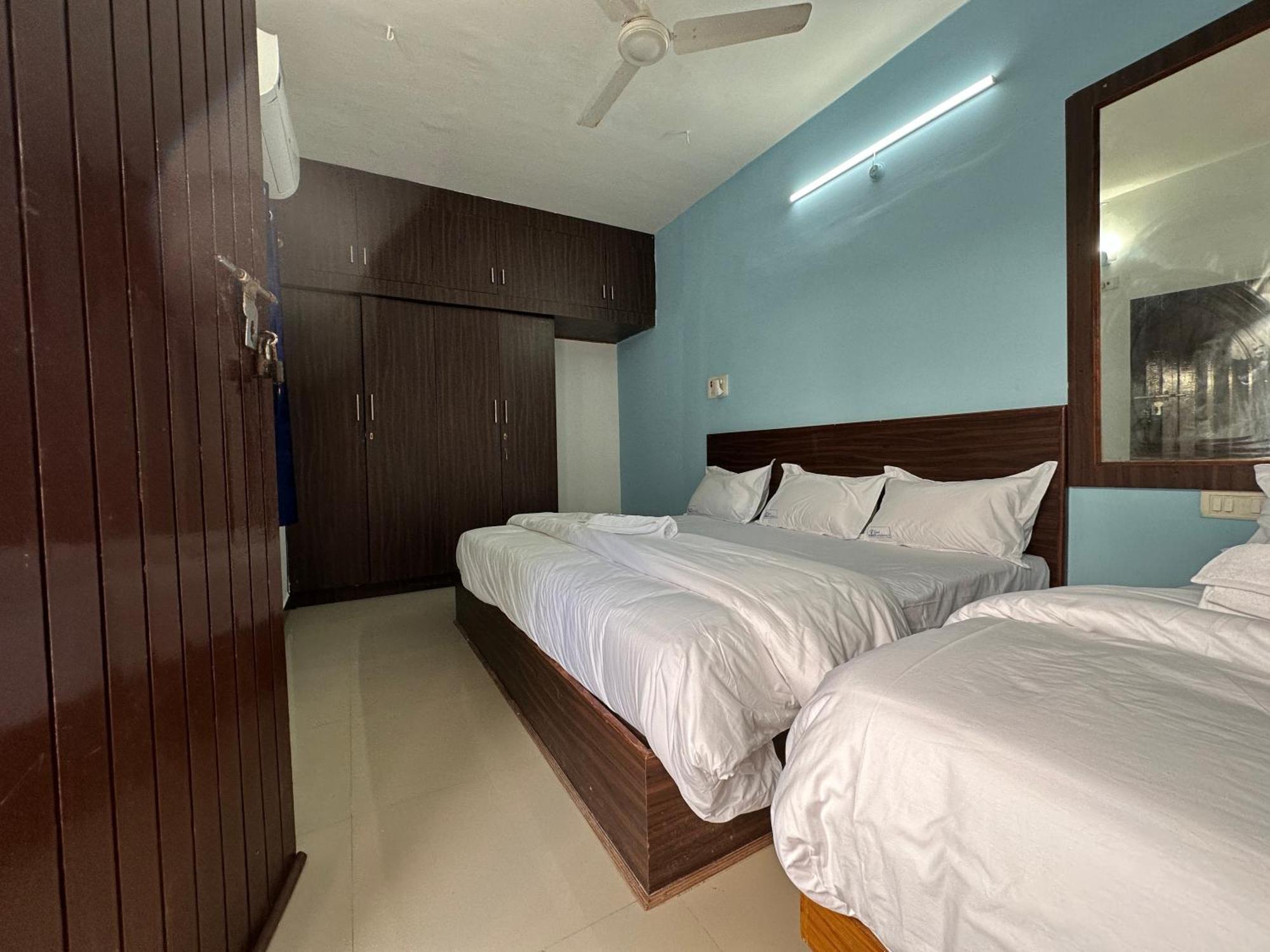 ホテル Mps Saai Residency Tiruvannāmalai エクステリア 写真